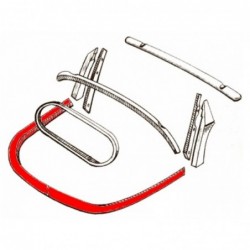 TRAVERSE ARRIERE SUR CARROSSERIE EN MATERIAU SYNTHETIQUE 66-71